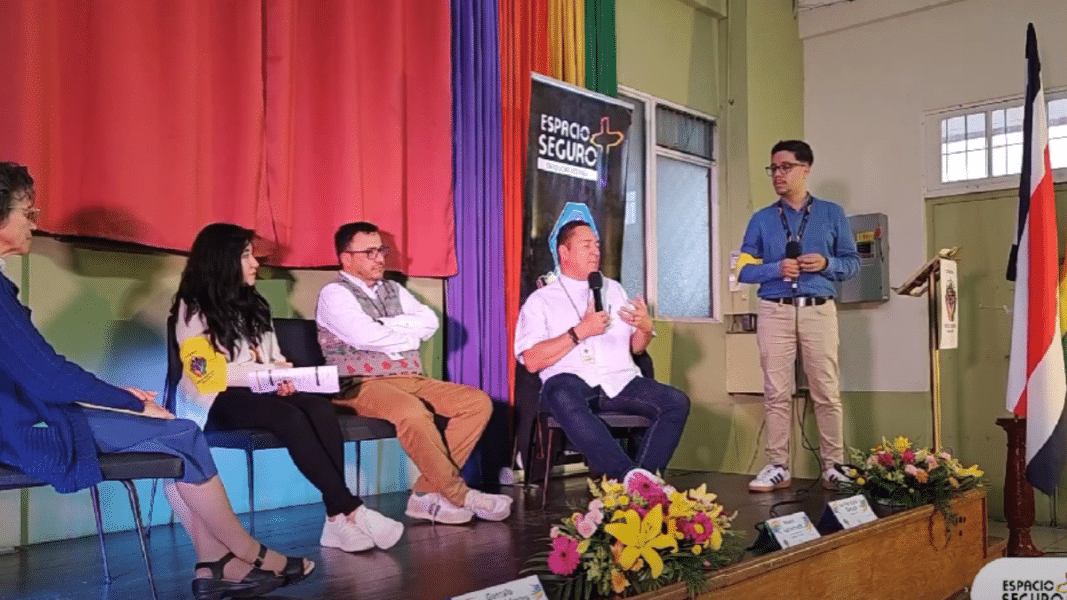 Polémica en Costa Rica por la participación de sacerdotes y religiosas en un congreso LGTB que manipula la enseñanza católica