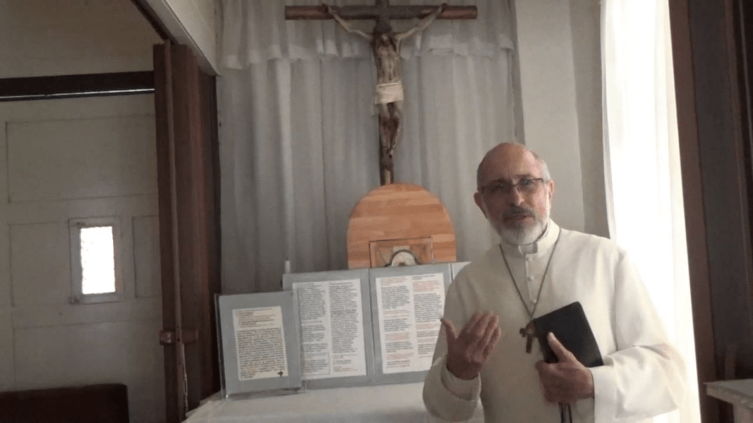 Excomulgan a un sacerdote de Costa Rica por negar la autoridad del Papa Francisco