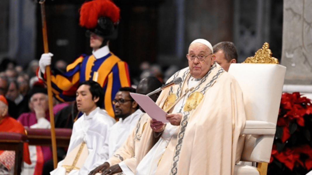 El Papa comienza el año haciendo un llamamiento a respetar la vida humana desde su concepción hasta su muerte natural