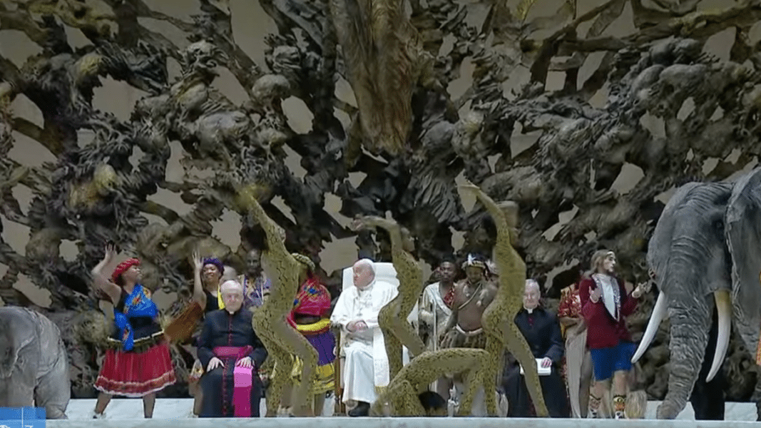 El Vaticano y su nuevo circo: entre animales, bailarines y decisiones que desconcierta