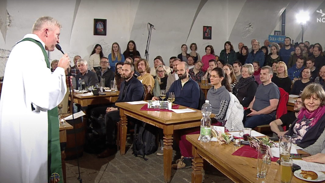 Misa en un bar en República Checa