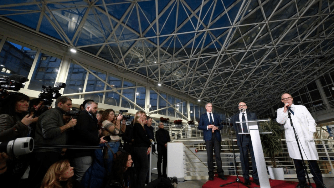 El Papa evoluciona favorablemente, pero su estado sigue siendo delicado