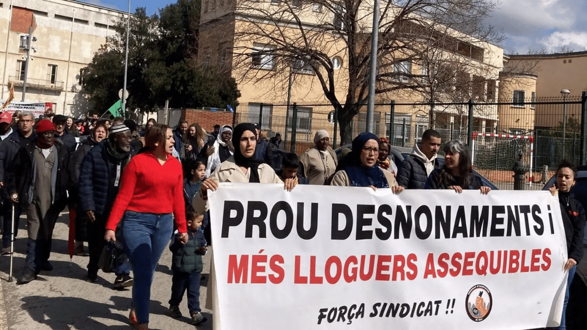 Pancarta de la cabecera en la manifestación en Salt del pasado sábado