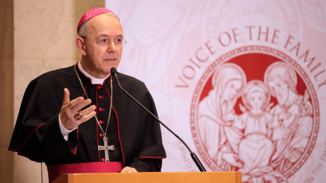 El obispo Schneider enumera los temas que el próximo Papa tendrá que reafirmar con claridad