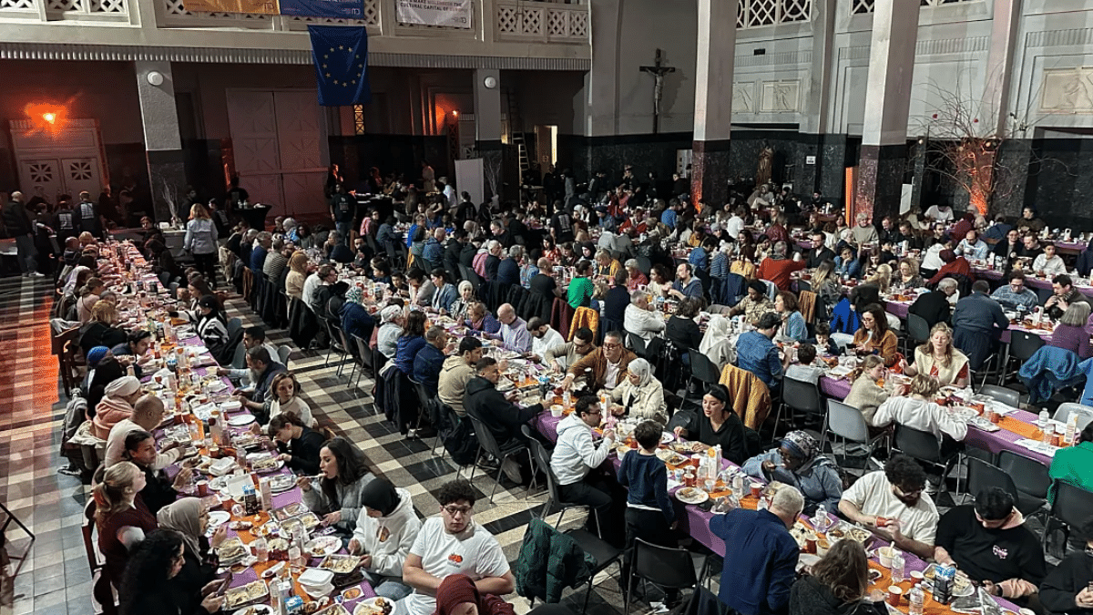 La iglesia de San Juan Bautista de Molenbeek convertida en un comedor musulmán