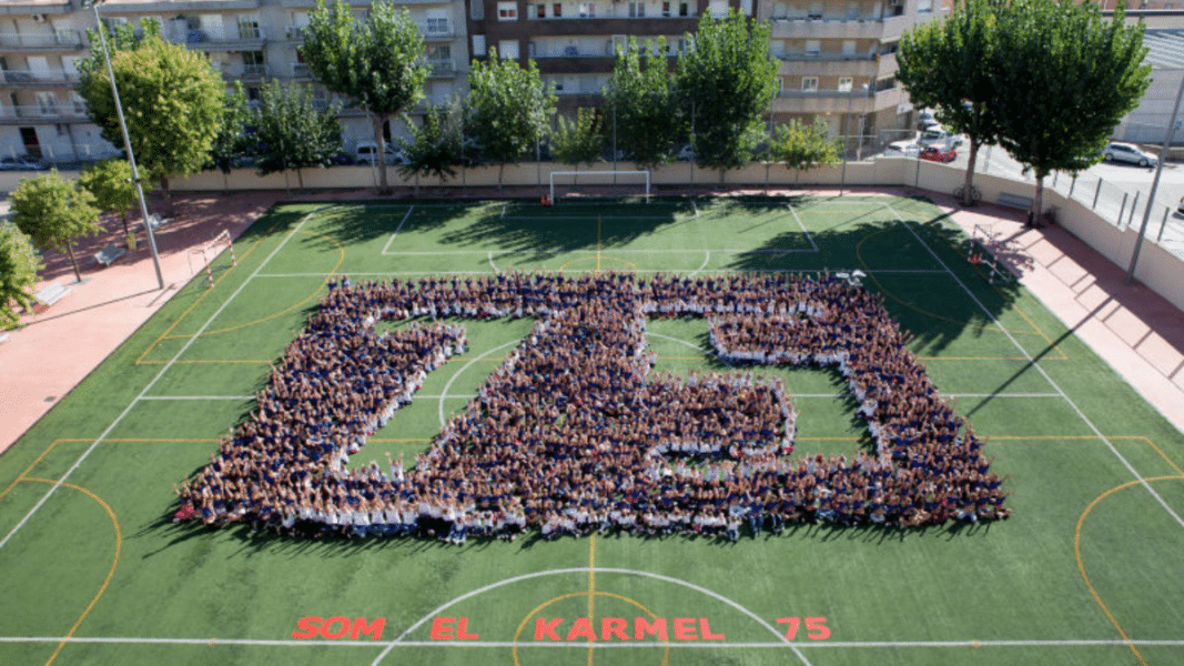 Mare de Deu del Carme, en Tarrasa, un colegio que vuelve a ser católico a pesar de algunos padres