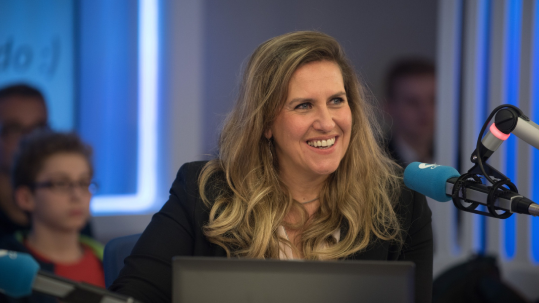 Schlichting nos excomulga desde la COPE… y de paso difunde el bulo de Sánchez