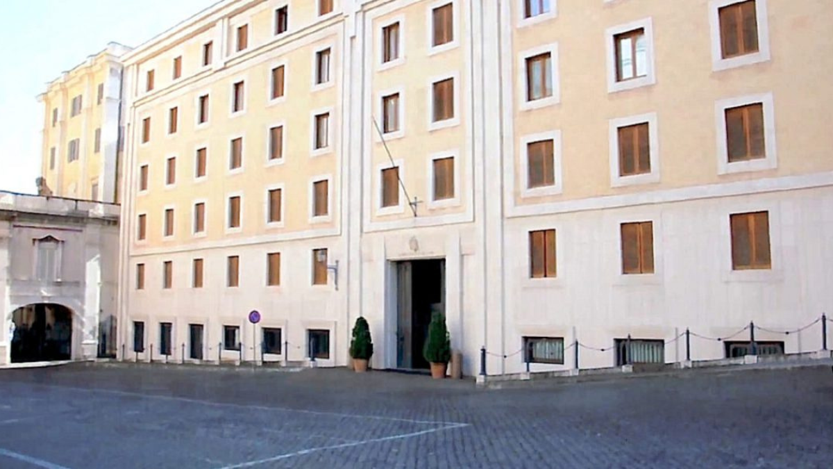 O papado recupera sua dignidade no apartamento pontifício do Palácio Apostólico com Leão XIII.