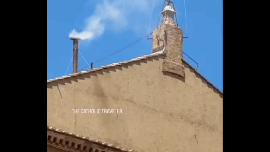 La cuenta de ‘X’ en italiano de Vatican News la lía y anuncia fumata blanca