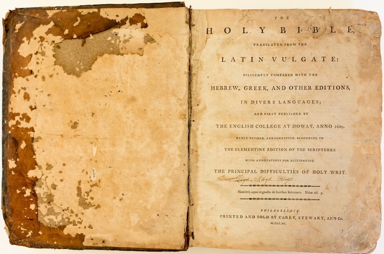 Biblia antigua como símbolo de la religión oculta en Washington