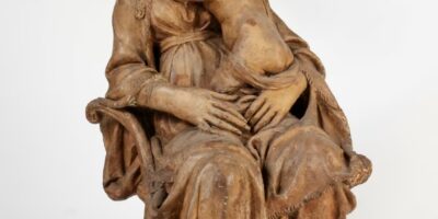 Escultura de la Virgen María con el Niño en brazos, símbolo de la misión urgente en la Iglesia