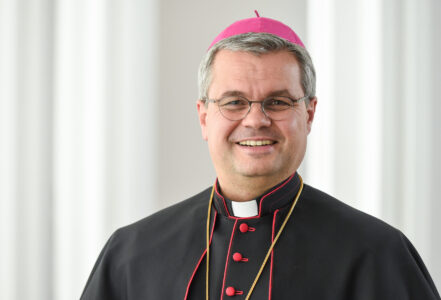 Obispo alemán considera que criticar el aborto intensifica las tensiones sociales