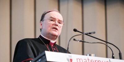 Obispo Bertram Johannes Meier durante un acto sobre el Dicasterio para el Diálogo Interreligioso que refuerza León XIV