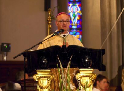 Thibault Verny, nuevo presidente de la Comisión para la Protección de Menores, durante una ceremonia religiosa