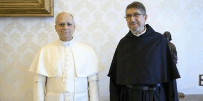 El Prior de los agustinos junto al Papa León XIV en una audiencia privada en el Vaticano.