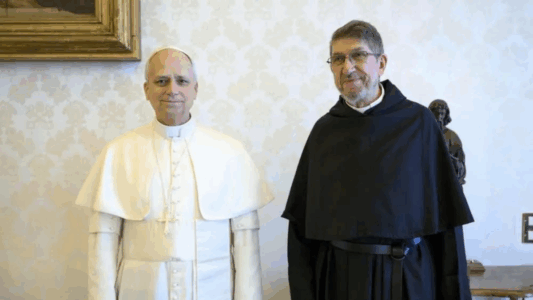 El Prior de los agustinos junto al Papa León XIV en una audiencia privada en el Vaticano.