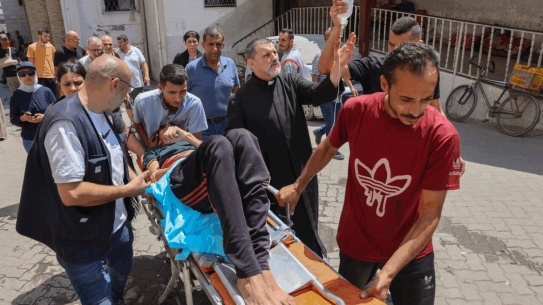 Herido crítico evacuado tras ataque con tres muertos en parroquia de Gaza