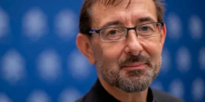 El cardenal José Cobo, señalado en la resolución judicial que desmonta la querella de las fundaciones.