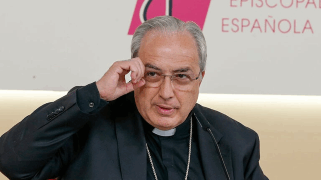 Varios obispos, alarmados por la “batalla personal” de Magán que arrastra a la Conferencia Episcopal