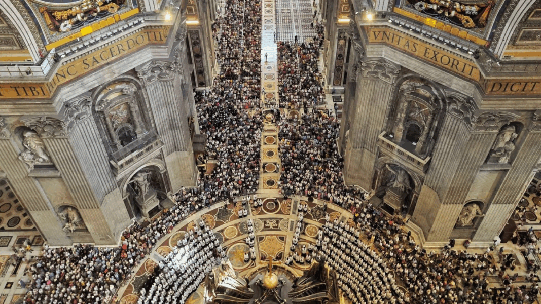 Una imagen histórica en el Vaticano: la FSSPX culmina su peregrinación con un gesto de fidelidad en San Pedro