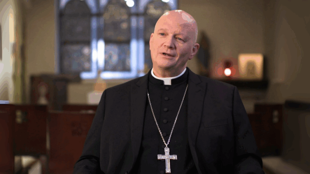 Arzobispo de Detroit nombra “Defensor del Pueblo” a un sacerdote vinculado a un grupo pro-LGBT y favorable a la ordenación de mujeres