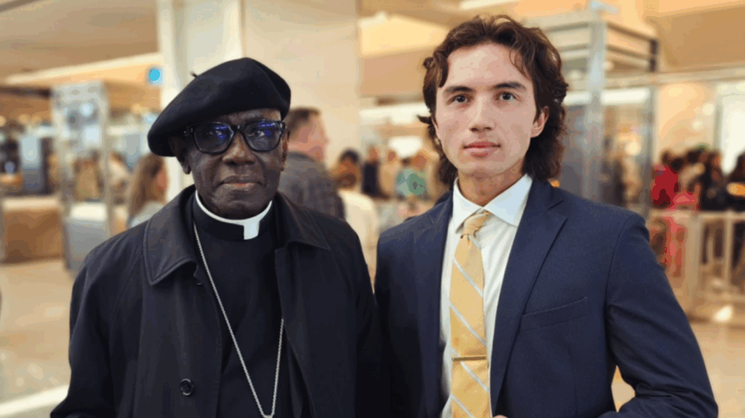 De influencer a seminarista: Randall Williams deja su carrera para seguir el sacerdocio