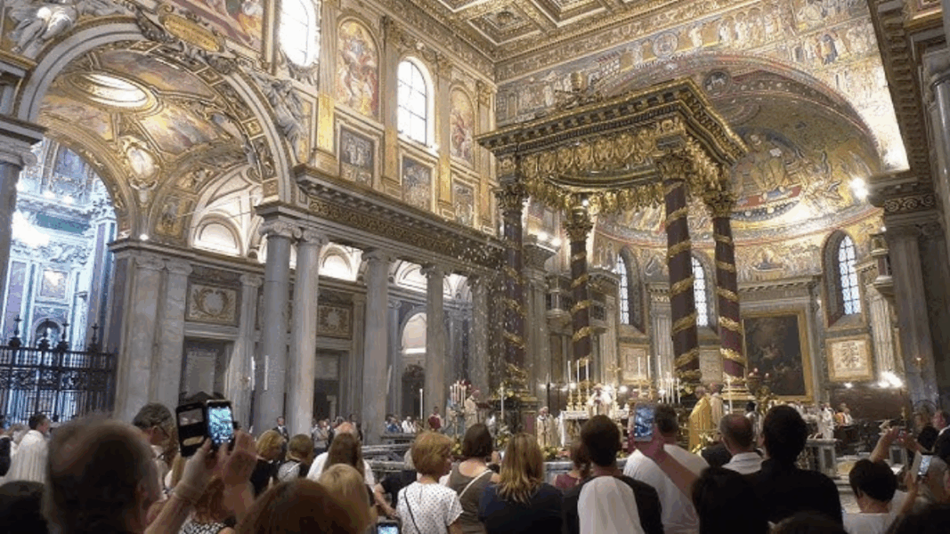 Santa María la Mayor revive el milagro del 5 de agosto