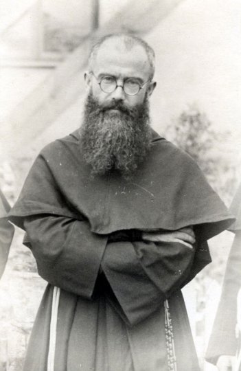 San Maximiliano Kolbe: testigo de Cristo en Auschwitz