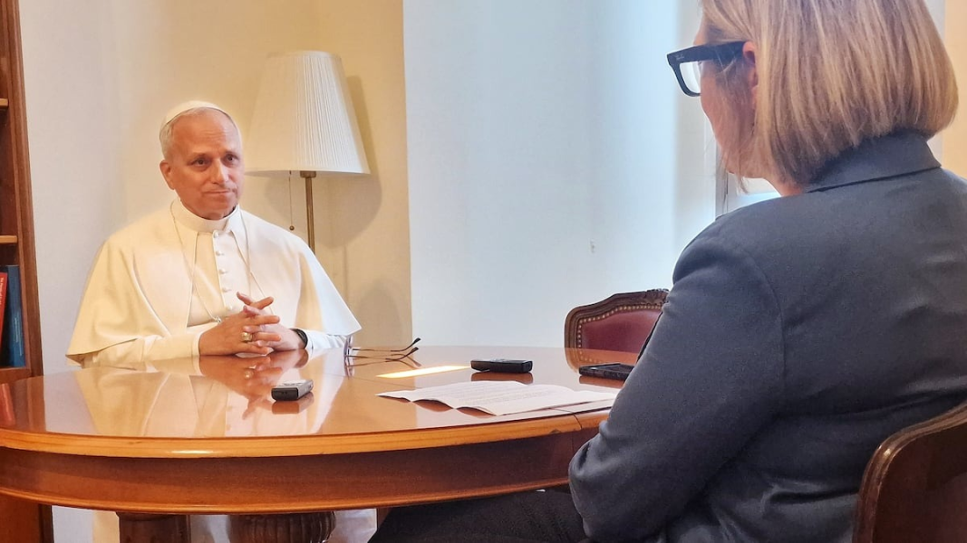 León XIV descarta ordenar diaconisas y reafirma que el matrimonio es entre un hombre y una mujer