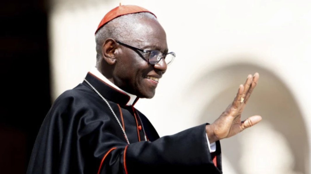 Por qué el encuentro de León XIV con el cardenal Sarah es tan importante