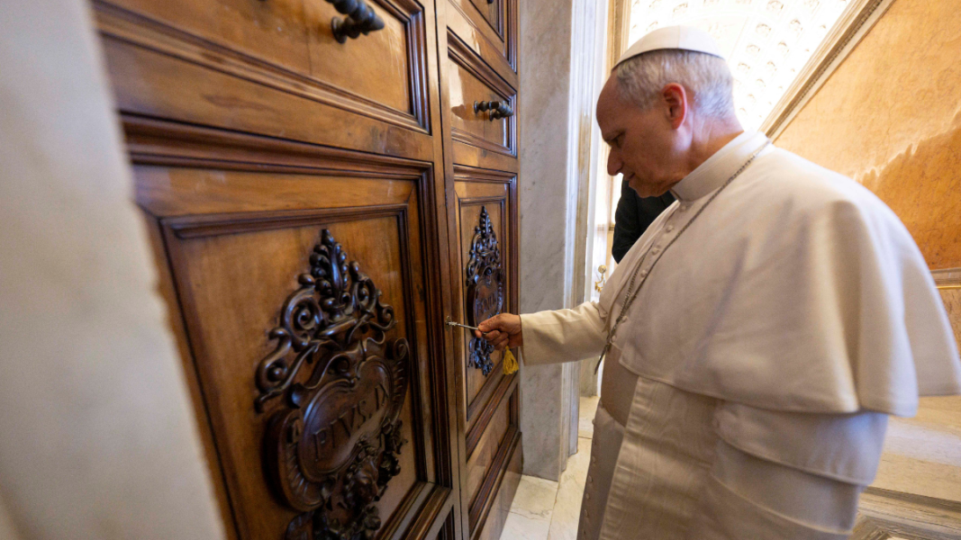 Vaticano desmiente rumores: León XIV no vivirá con los agustinos en el Palacio Apostólico