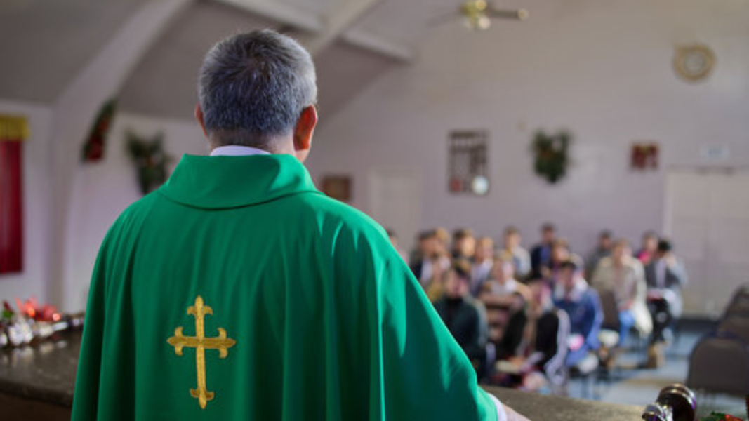 Informe Fides 2025: Revela alarmante caída de vocaciones sacerdotales pese al aumento de católicos en el mundo