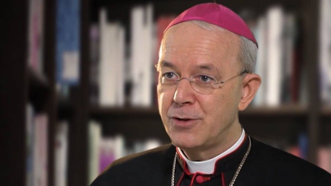 “Basta de confusión”: Mons. Schneider pide a León XIV una respuesta clara sobre la fe
