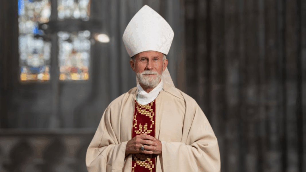 Mons. Strickland: «¿Hasta cuándo serviréis a dos señores?»