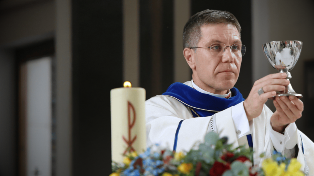 El copríncipe episcopal de Andorra rompe su silencio: “Toda nuestra existencia es un sí a la vida”