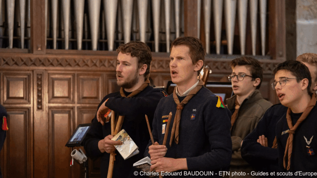 Francia: Vézelay reúne a más de 3.500 Scouts de Europa en un histórico peregrinaje