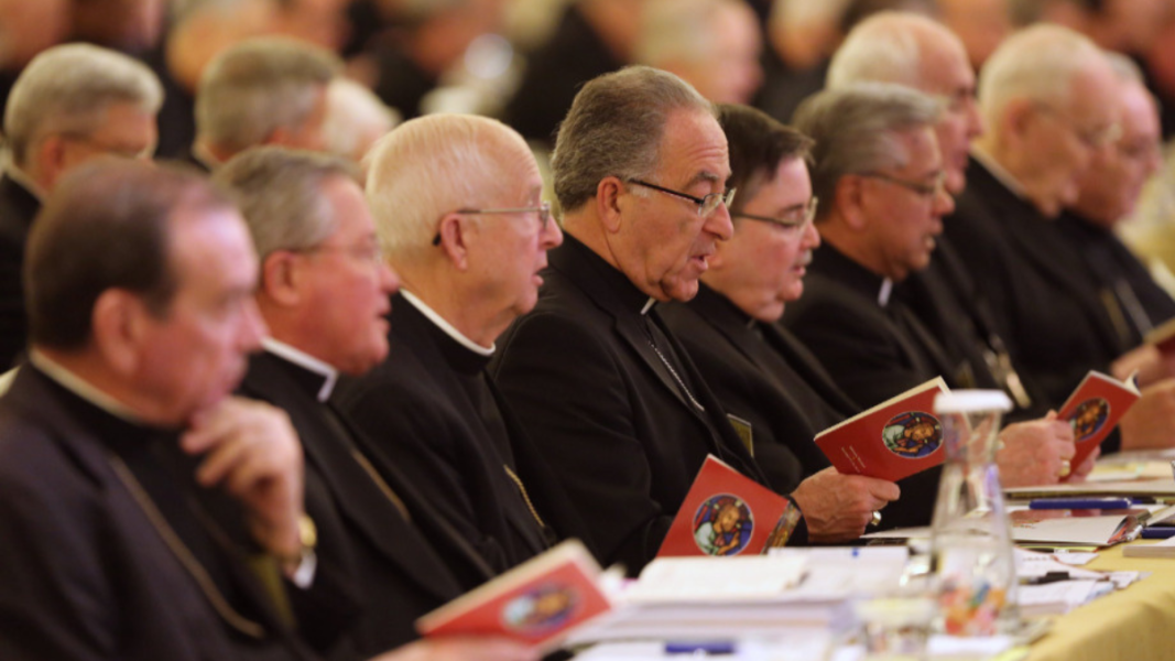 Los obispos de Estados Unidos financian a una organización que promueve el aborto