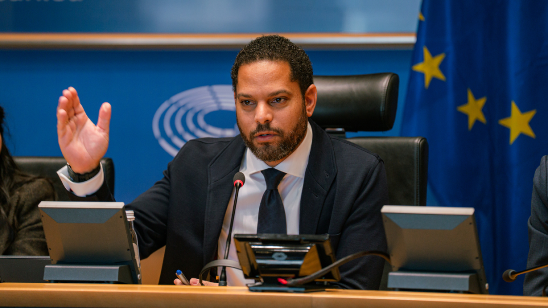 Ignacio Garriga denuncia en el Parlamento Europeo el silencio internacional ante el genocidio de cristianos en África