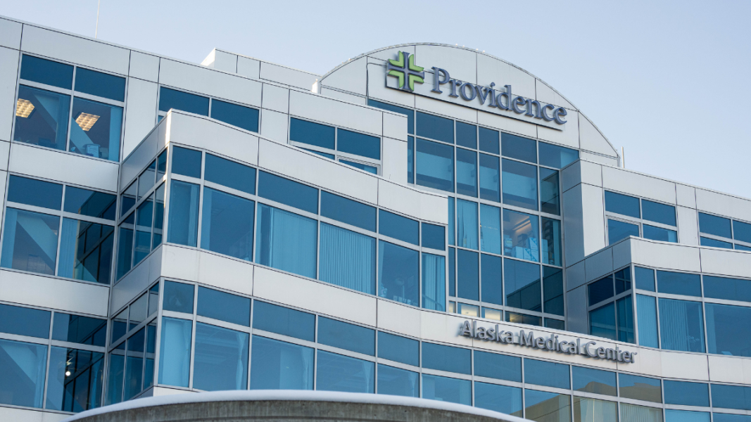 Los obispos de EE. UU. prohíben fármacos y cirugías trans en hospitales católicos