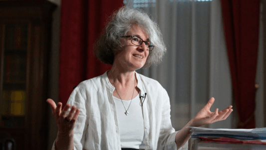 Nathalie Becquart: «Hay muchas maneras de ser Iglesia y ningún modelo único de vida eclesial debe imponerse»