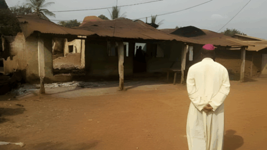 Cristianos en Camerún: la Archidiócesis de Bamenda prepara el cierre de parroquias