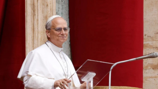 León XIV en el Ángelus: «Nada es imposible para Dios. Preparémonos para su Reino»