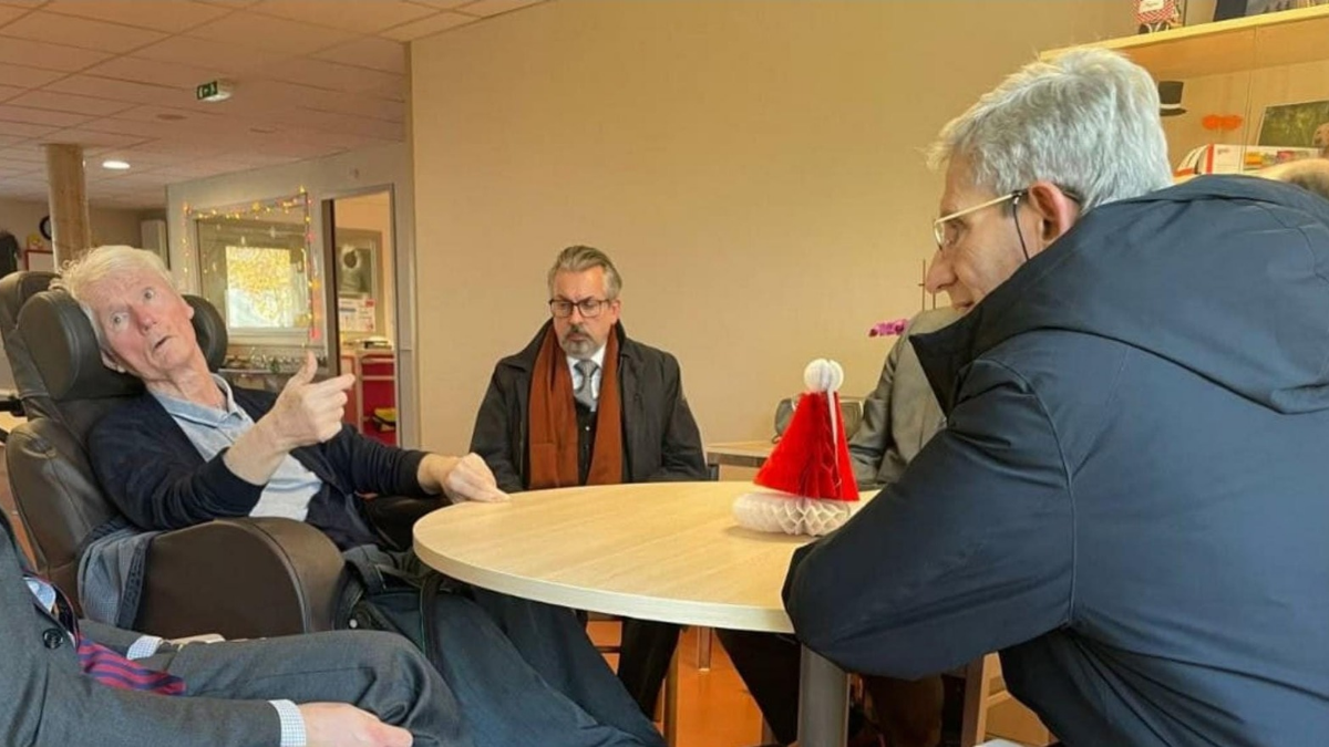 El último pretendiente carlista vive incapacitado en un asilo tutelado por el Estado francés