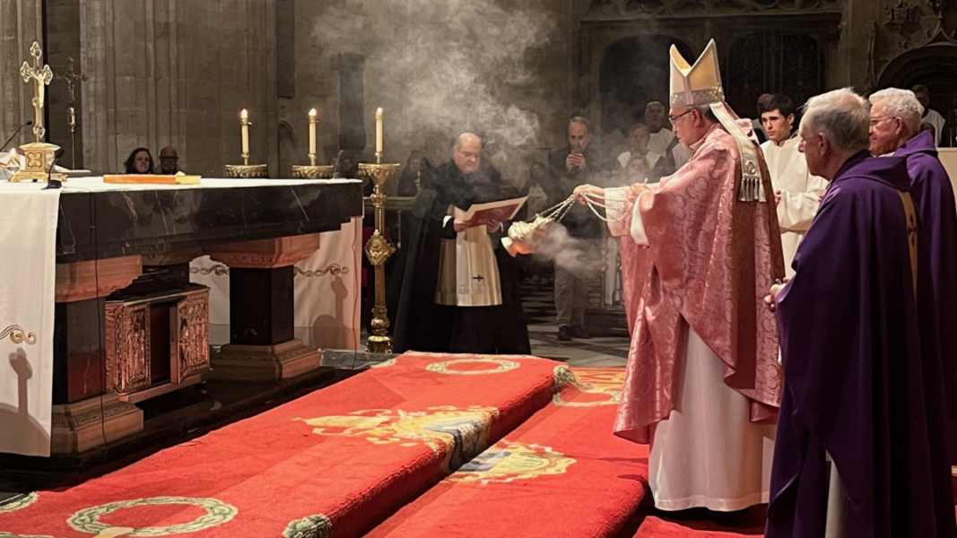 La Catedral de Oviedo coloca bajo su altar las reliquias de mártires del siglo XX