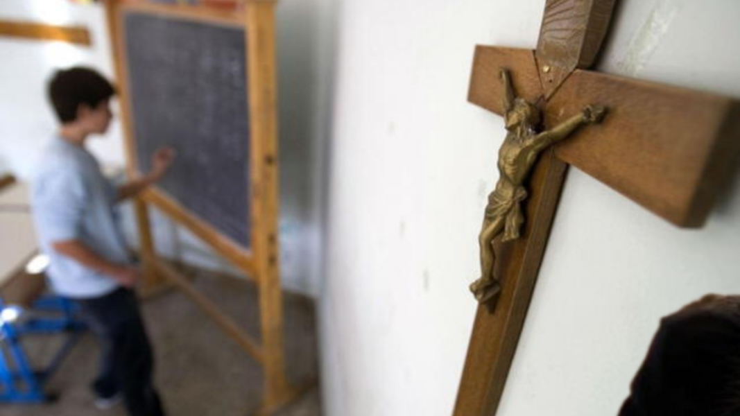 La paradoja de la asignatura de Religión: menos conocimiento y más ética blanda