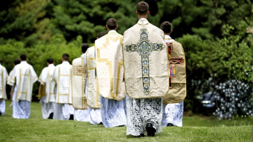 La FSSPX admite que necesitará ordenar nuevos obispos en los próximos años