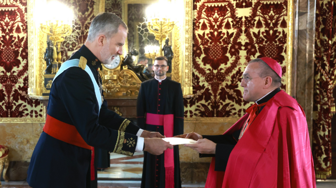 Mons. Pioppo entrega sus Cartas Credenciales a Felipe VI