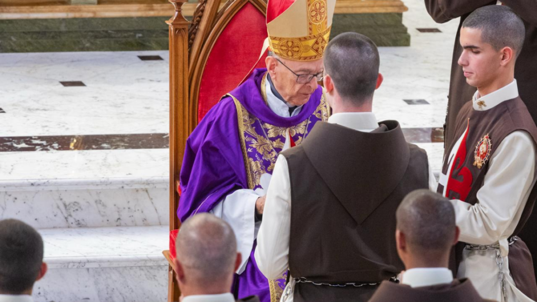 El Comisario de los Heraldos confiere ministerios menores a 69 miembros y abre un horizonte de esperanza