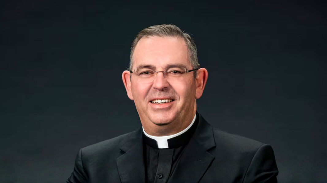 El nuevo obispo de Tucson prohibió como Vicario el uso de comulgatorios