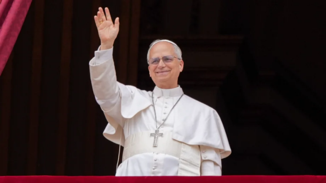 León XIV en el Ángelus: «La Sagrada Familia es el nido y la cuna de la única respuesta posible de salvación»